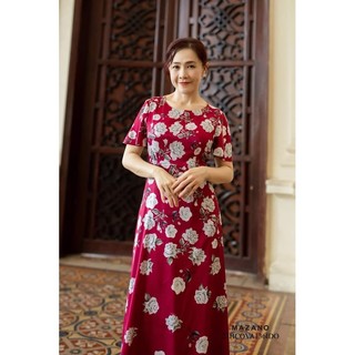 Đầm lụa đỏ vân gỗ in hoa hồng trắng nữ Mazano
