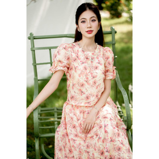 Áo sơ mi croptop xuông eo tay bèo hoa MMOutfit AO0324331