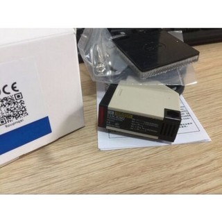 CẢM BIẾN QUANG OMRON E3JK-R2M2