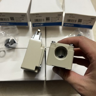 Công Tắc Hành Trình OMRON WLD2