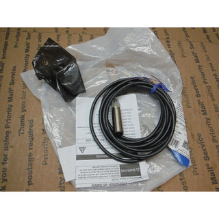 Cảm biến tiệm cận omron e2b-m12ks04-wp-c1 2m