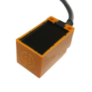 Cảm biến Omron TL-N10ME1