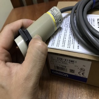 Cảm biến điện dung Omron E2K-X15ME1