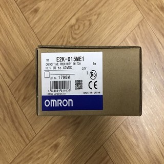Cảm biến điện dung Omron E2K-X15ME1