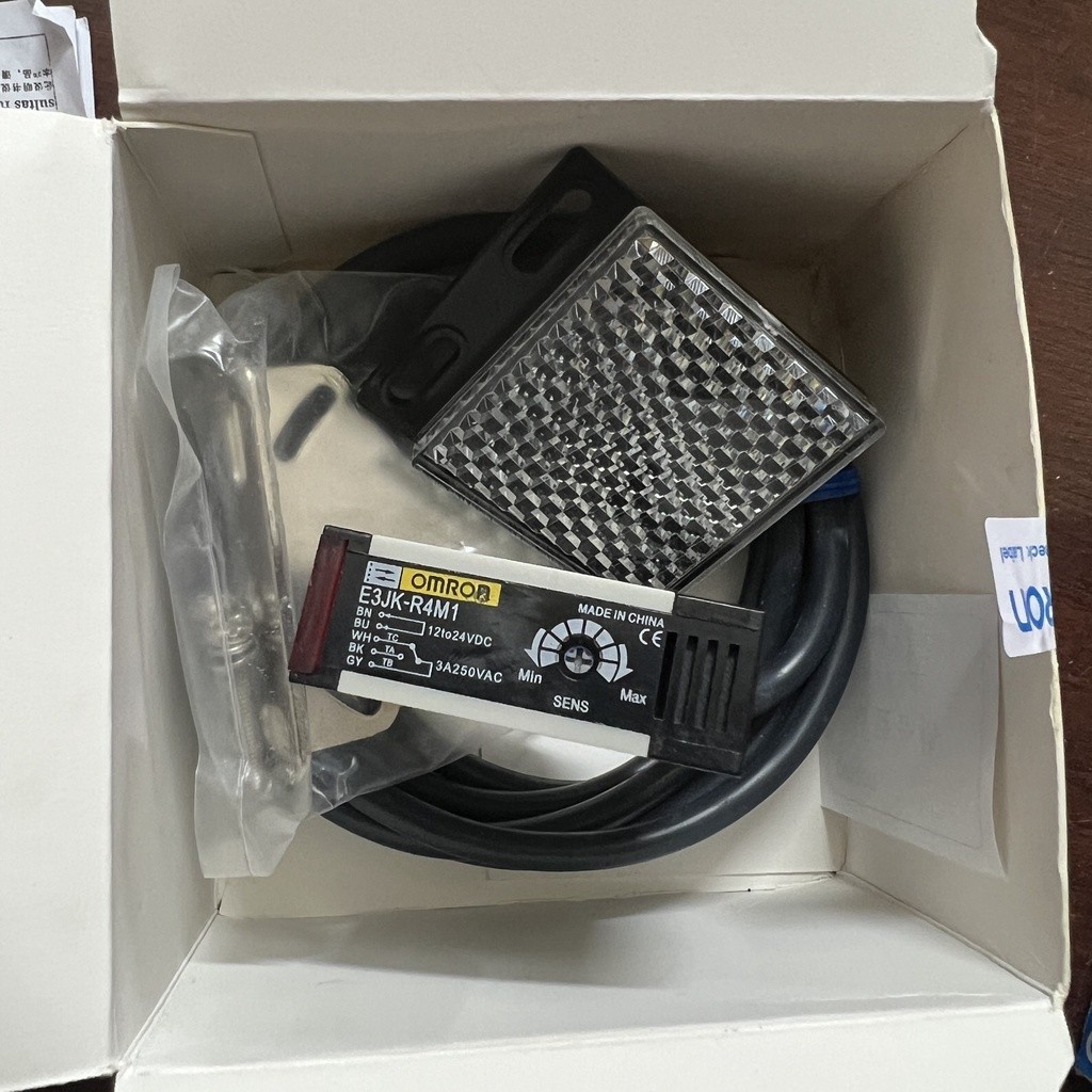 Cảm Biến Quang Omron E3JK-R4M1