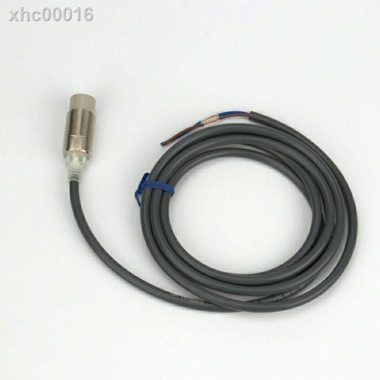 Công Tắc Cảm Biến M8 Omron E2E-X2D1-N, E2E-X1R5E1, E2E-X1R5Y1-Z, E2E-X1R5Y2-Z