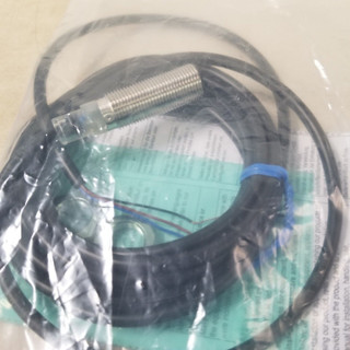 Cảm biến tiệm cận omron e2b-m12ks04-wp-b1 2m