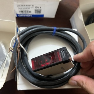 Cảm Biến Quang Omron E3JK-R4M2