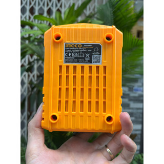 Đế sạc pin Ingco 20V/ 2Ah FCLI2001