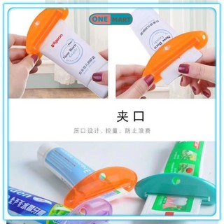 Dụng Cụ Kẹp Nặn Kem Đánh Răng Tự Động Tiện Dụng (OneMart)