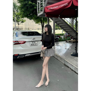 Set áo tăm zip đen tay dài mix cv cộc xếp ly xám .