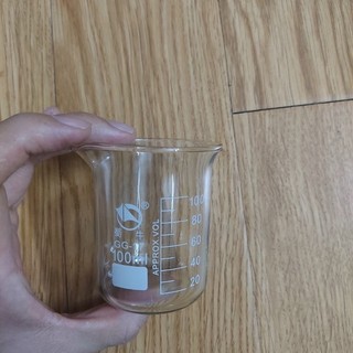 Cốc thủy tinh 250ml chia vạch, có mỏ rót tiện lợi