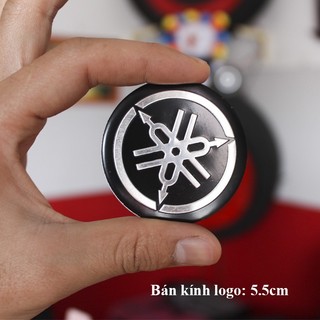 Bộ 2 Logo Tròn YAMAHA nhôm kim loại Dán keo 3M