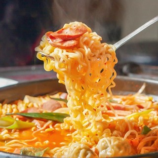 Mì Hàn Quốc OTTOGI Gói 140G nhiều vị