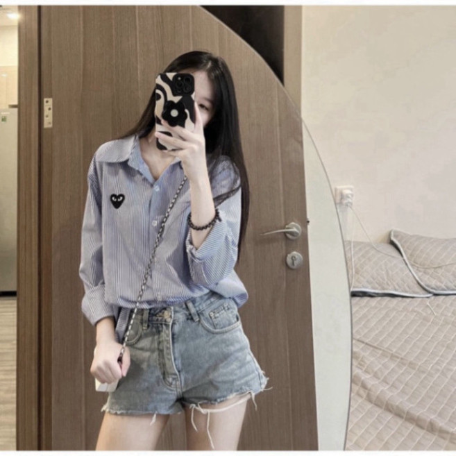 Sơ mi kẻ dài tay thêu tim PLAY /Shyncloset | BigBuy360 - bigbuy360.vn