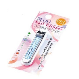 Bấm móng tay người lớn Nhật Bản