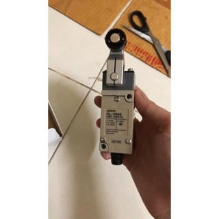 Công tắc hành trình omron HL - 5000