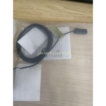 Cảm Biến Từ Omron TL-W3MB2 2M