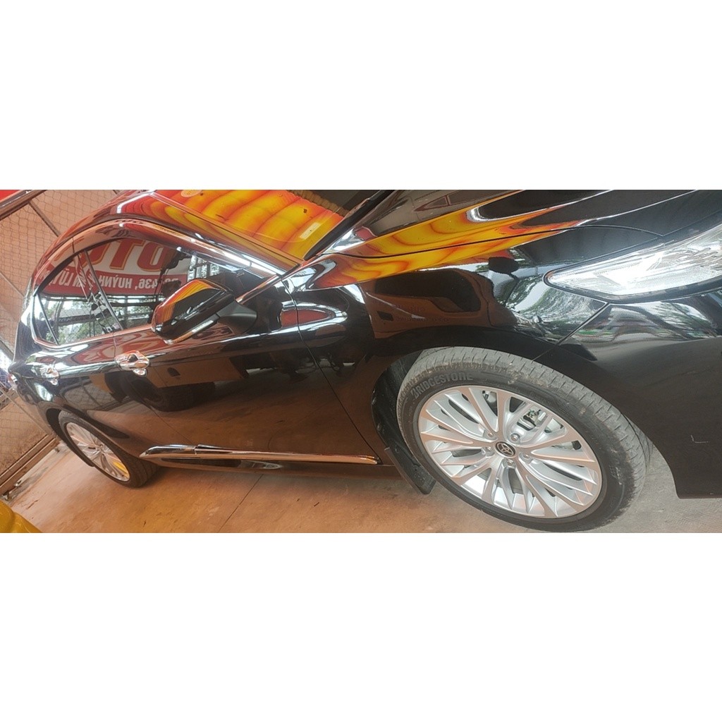 Nẹp sườn Toyota Camry, ốp sườn xe Toyota Camry 2019-2021
