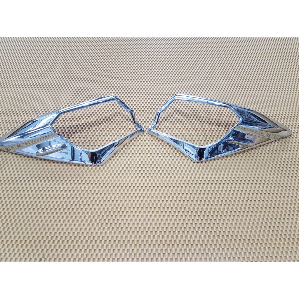 Ốp đèn trước sau Toyota Altis 2018