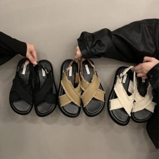 [Mã FADEP184 giảm đến 30k đơn từ 99k] Sandal nữ quai chéo chất vải rách tua rua