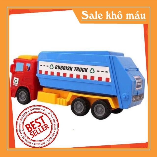 Xe chạy đà chở rác