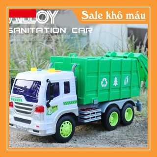 Xe chạy đà chở rác