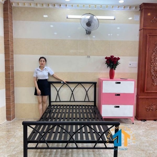 Giường sắt đơn 1m đan chéo