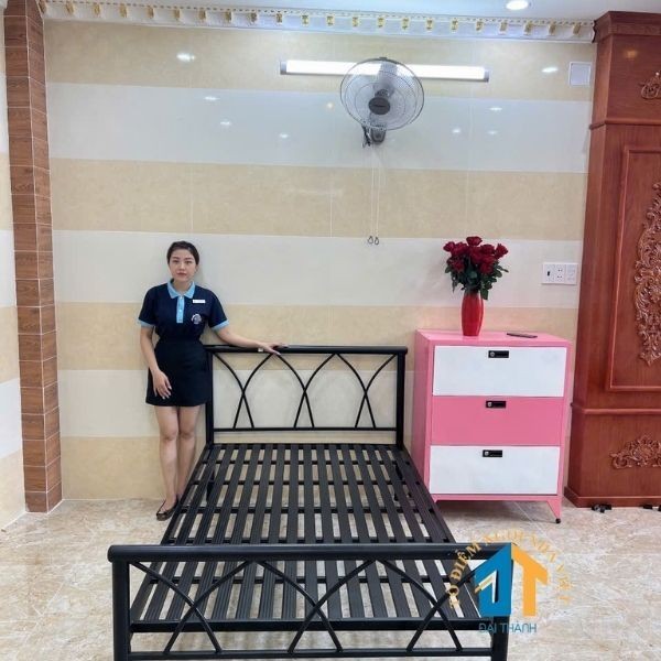 Giường sắt đan chéo 1m2x2m Đại Thành