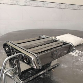Máy cắt sợi mì 2 lưỡi dao chất liệu dày dặn chắc chắn