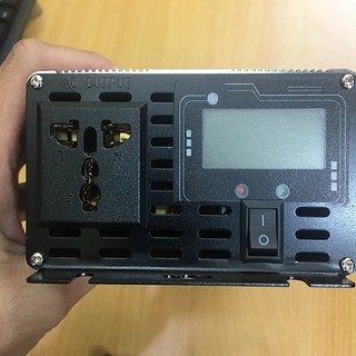 Bộ chuyển đổi điện 220v sin chuẩn 3000W thiết kế gọn nhẹ, an toàn khi sử dụng.