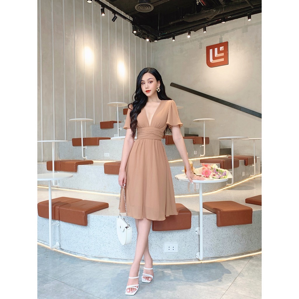 Váy cổ V rập ly_2VA1035NA_Lep'