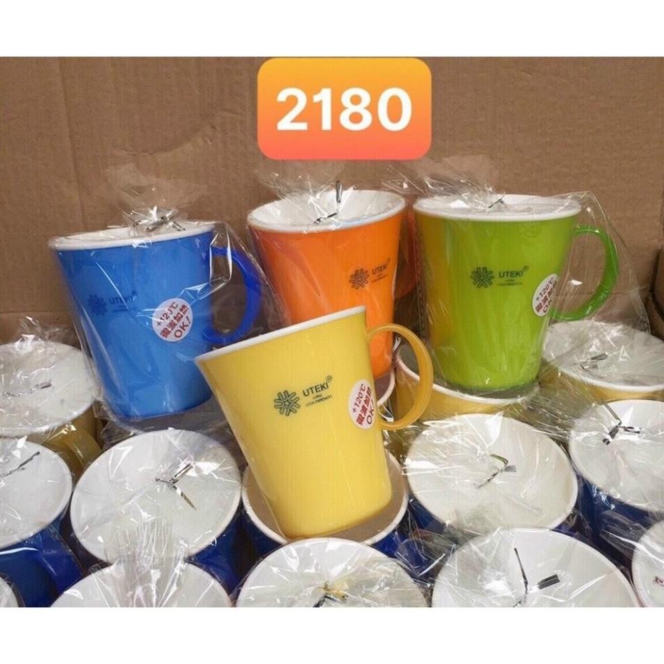 Cốc nhựa/ ca nhựa có quai miệng loe Uteki 2180