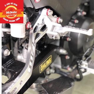 Gác Chân Malay CNC Exciter 150, Ex155 – Nhôm CNC 10Ly Đen/Bạc Sơn Tĩnh Điện, Có Ốc Salaya, Long Đền