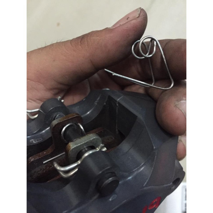 Khoé tách bố heo dầu 2 pít tông thắng dĩa xe máy, phe tách bố heo dầu 2 pít tông các thắng dĩa xe má