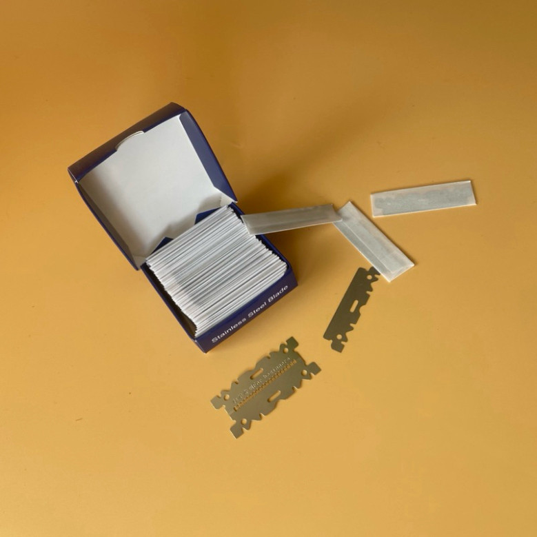 Bộ Dao Cạo Râu An Toàn – 100 Lưỡi Dao + 2 Tấm Bảo Vệ Lưỡi Dao – Cạo Râu Mượt Mà Không Lo Đứt