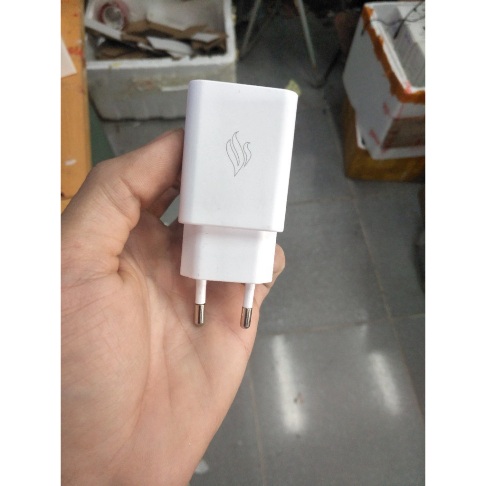 củ sạc vsmart 18w 3A màu Trắng  sạc nhanh cho tất cả các đời máy