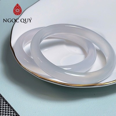 Vòng mã não trắng chalcedony bạch nguyệt quang bản hẹ 7-9mm chất AAA - Ngọc Quý