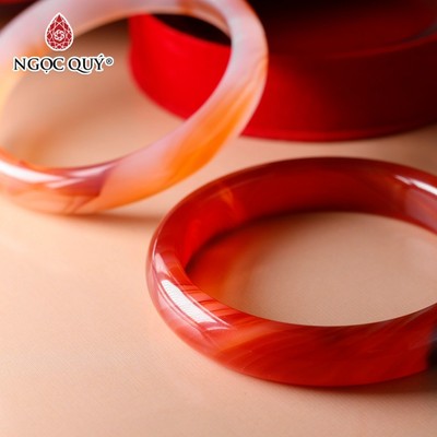 Vòng chalcedony bản hẹ dày 7-8mm - Ngọc Quý