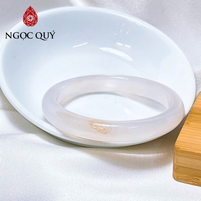 Vòng mã não trắng - chalcedony bạch nguyệt vân tảo đỏ bản 9-11mm - Ngọc Quý