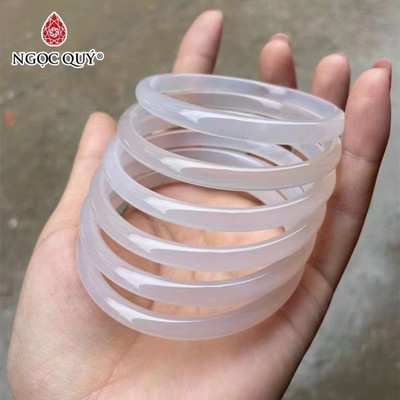 Vòng tay liền khối đá mã não chalcedony trắng bản tròn 6mm - Ngọc Quý