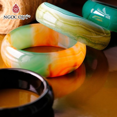 Vòng tay nguyên khối bản lớn đá mã não (vòng đại gia) - Ngọc Quý