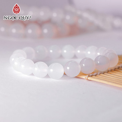 Vòng tay hạt trơn đá mã não trắng - Ngọc Quý