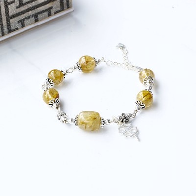 Vòng tay thạch anh tóc vàng phối lu thống charm cỏ 4 lá S925 Mẫu VC0718 - Ngọc Quý