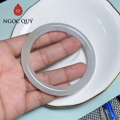 Vòng cẩm thạch - Vòng nguyên khối bản tròn đá cẩm thạch bạch ngọc phớt xanh nhẹ type B- Ngọc Quý