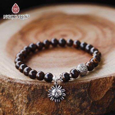 Vòng tay Trầm Hương tròn trơn hạt sánh 6mm phối charm S925 mặt trời - Ngọc Quý