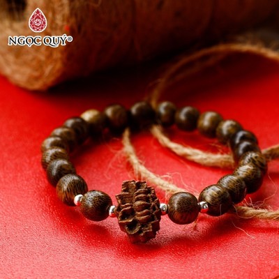 Vòng trầm tốc phối charm trầm hoa sen hạt 8mm, vòng trầm hương - Ngọc Quý