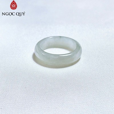 Nhẫn cẩm thạch A Myanmar - nhẫn ngọc phỉ thúy type A chất nếp băng màu trắng phớt xanh táo nhẹ LM16 - Ngọc Quý