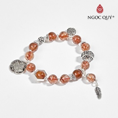Vòng tay thạch anh tóc đỏ phối charm heo S925 hạt 10mm Mẫu VC0583 - Ngọc Quý