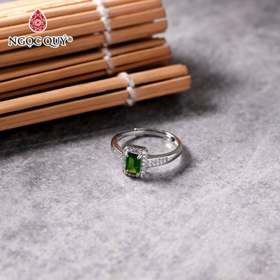 Nhẫn diopside 6x4mm freesize - Ngọc Quý